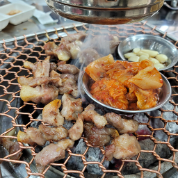 돼지영농후계자 통영무전점 대표 사진