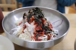 감칠맛 회국수 사진 3