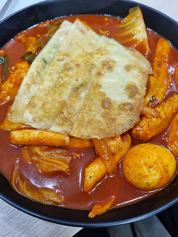 본좌김밥 반여동점 사진 2