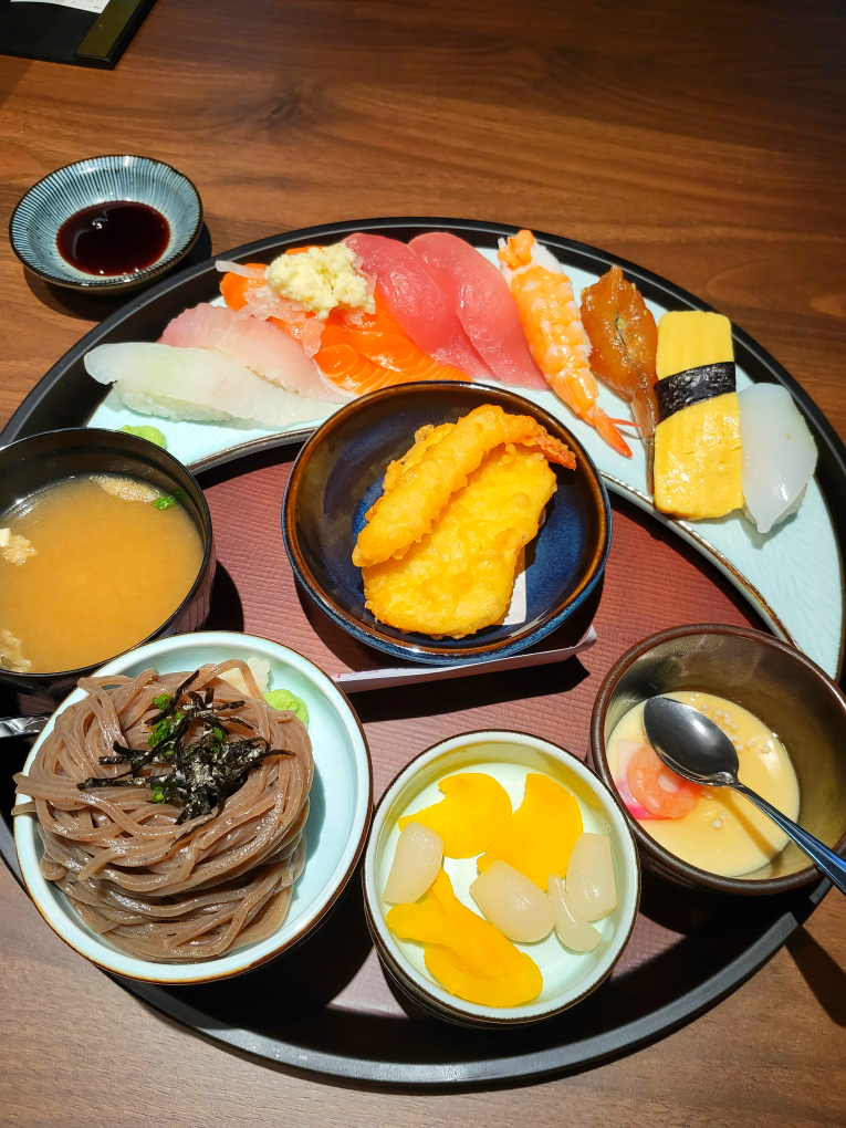 상무초밥 광안리점 사진 2