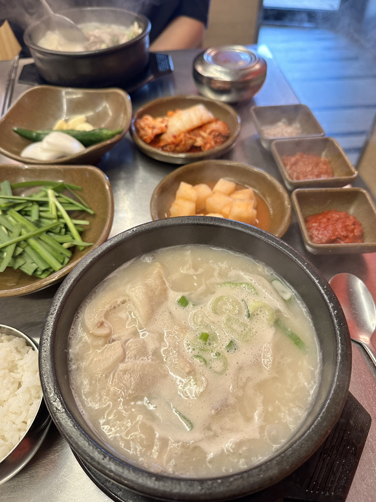 수변최고돼지국밥 해운대점 사진 3