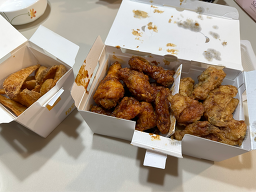 교촌치킨 거제법조점 사진 2