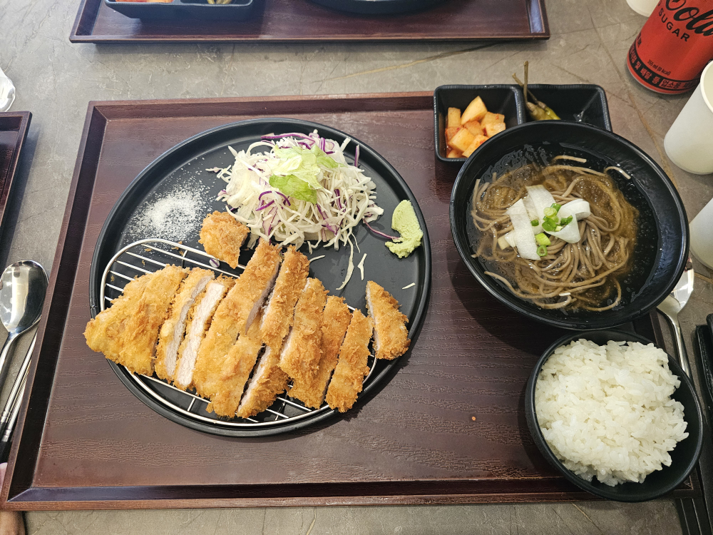 돈까스겸 사진 3