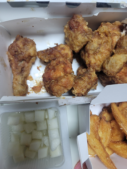 교촌치킨 화명1호점 사진 2