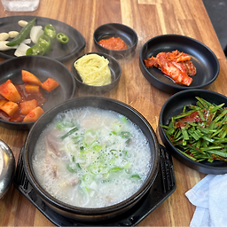 진돼지국밥 대표 사진