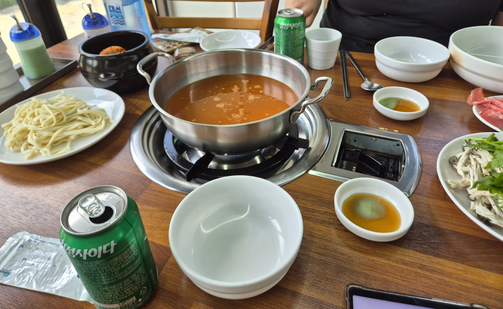 얼큰이샤브손칼국수 사진 2