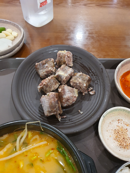 더도이종가집돼지국밥 부산역점 사진 2