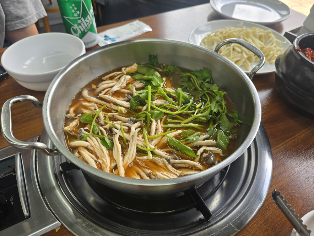 얼큰이샤브손칼국수 사진 3