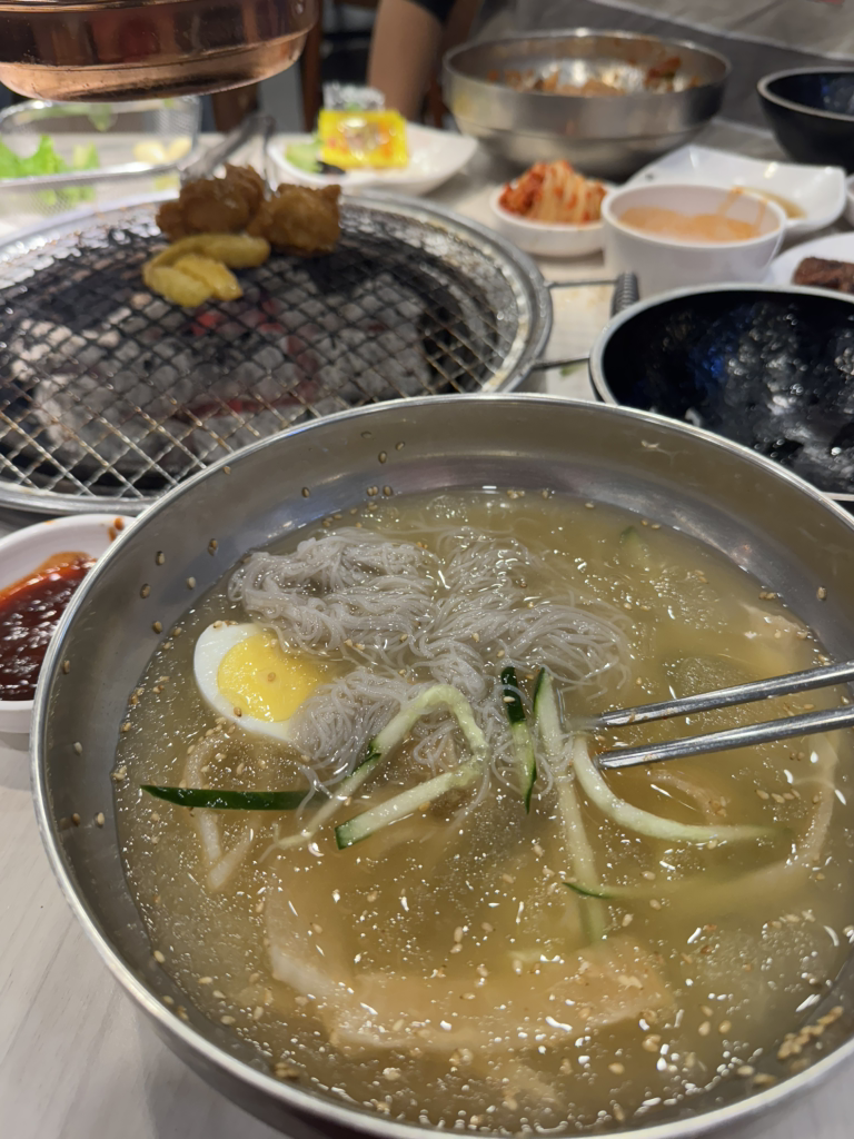 명륜진사갈비 안양범계점 대표 사진