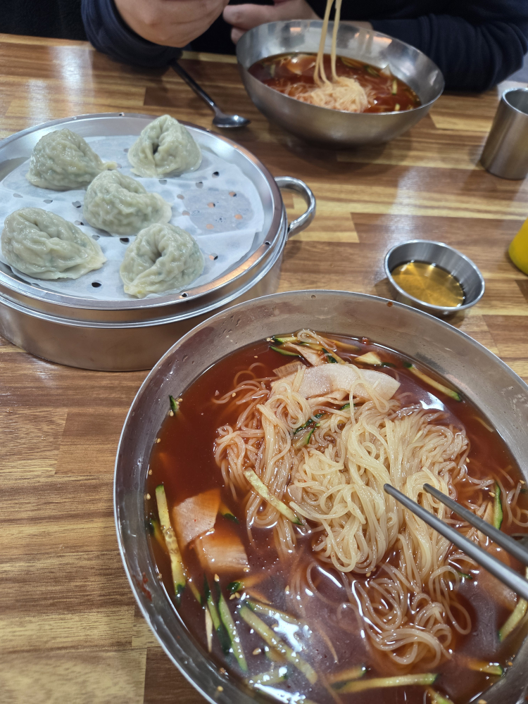 유니밀면 대표 사진
