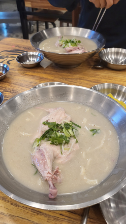 언양닭칼국수 해운대중동점 대표 사진
