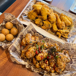 BHC치킨 안락온천천점 사진 2