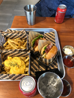 GTS버거 광교카페거리점 사진 8
