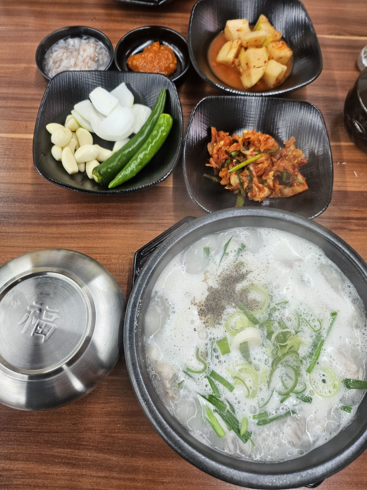 장손돼지국밥 사진 6