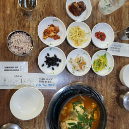 윤금 대표 사진