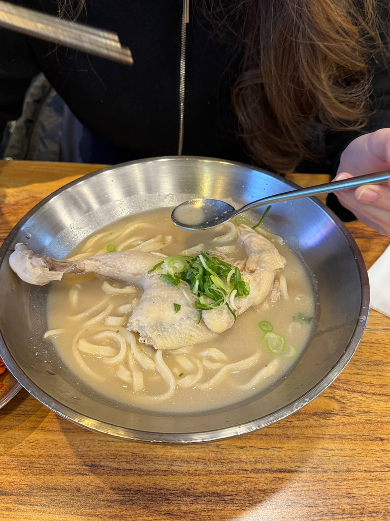 언양닭칼국수 경성대부경대점 대표 사진