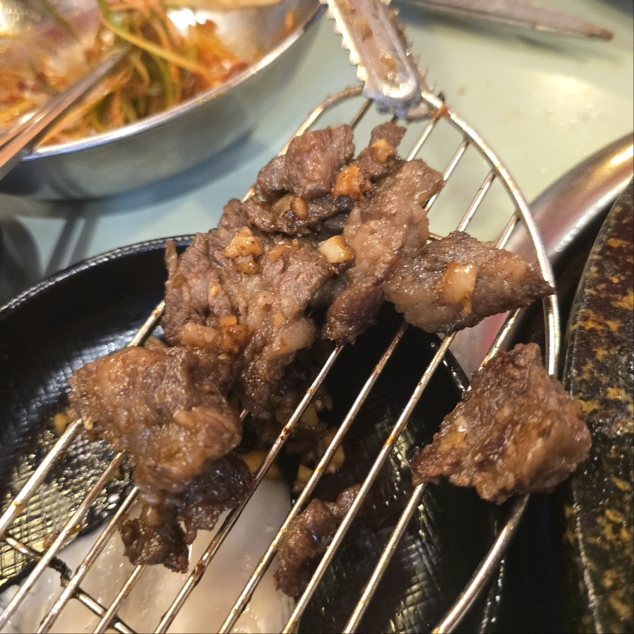 꾸석지돌판한우 수영점 대표 사진