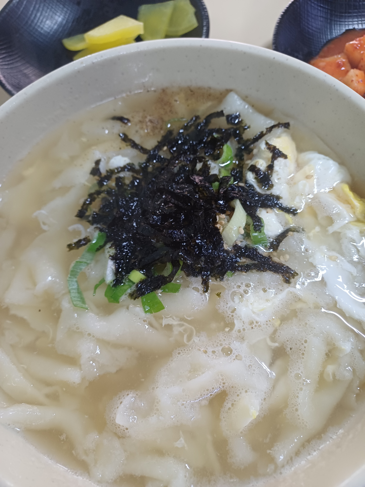 명동손칼국수 대표 사진