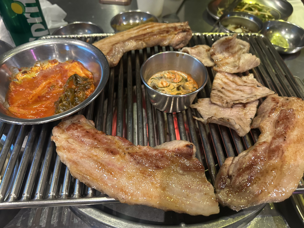 스페샬돼지 부산시청본점 사진 2