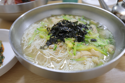 감칠맛 회국수 사진 2