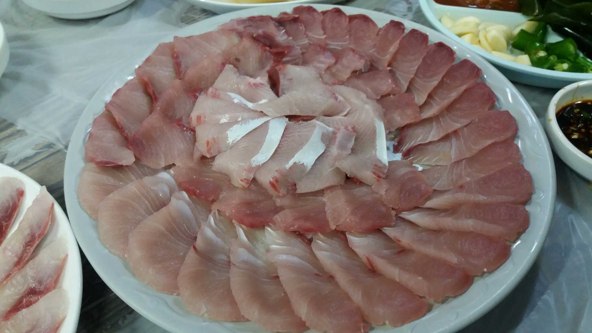 돌고래초장횟집 대표 사진