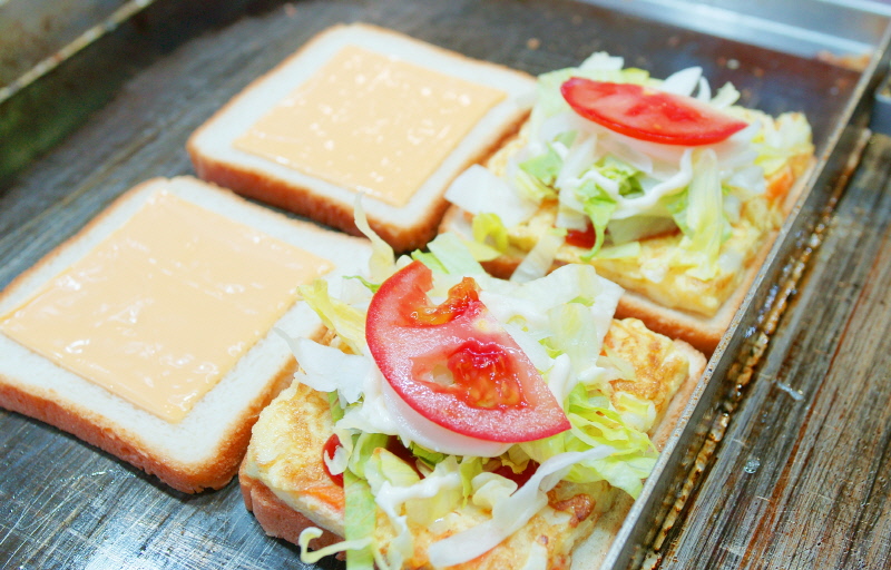 민씨네토스트 대표 사진