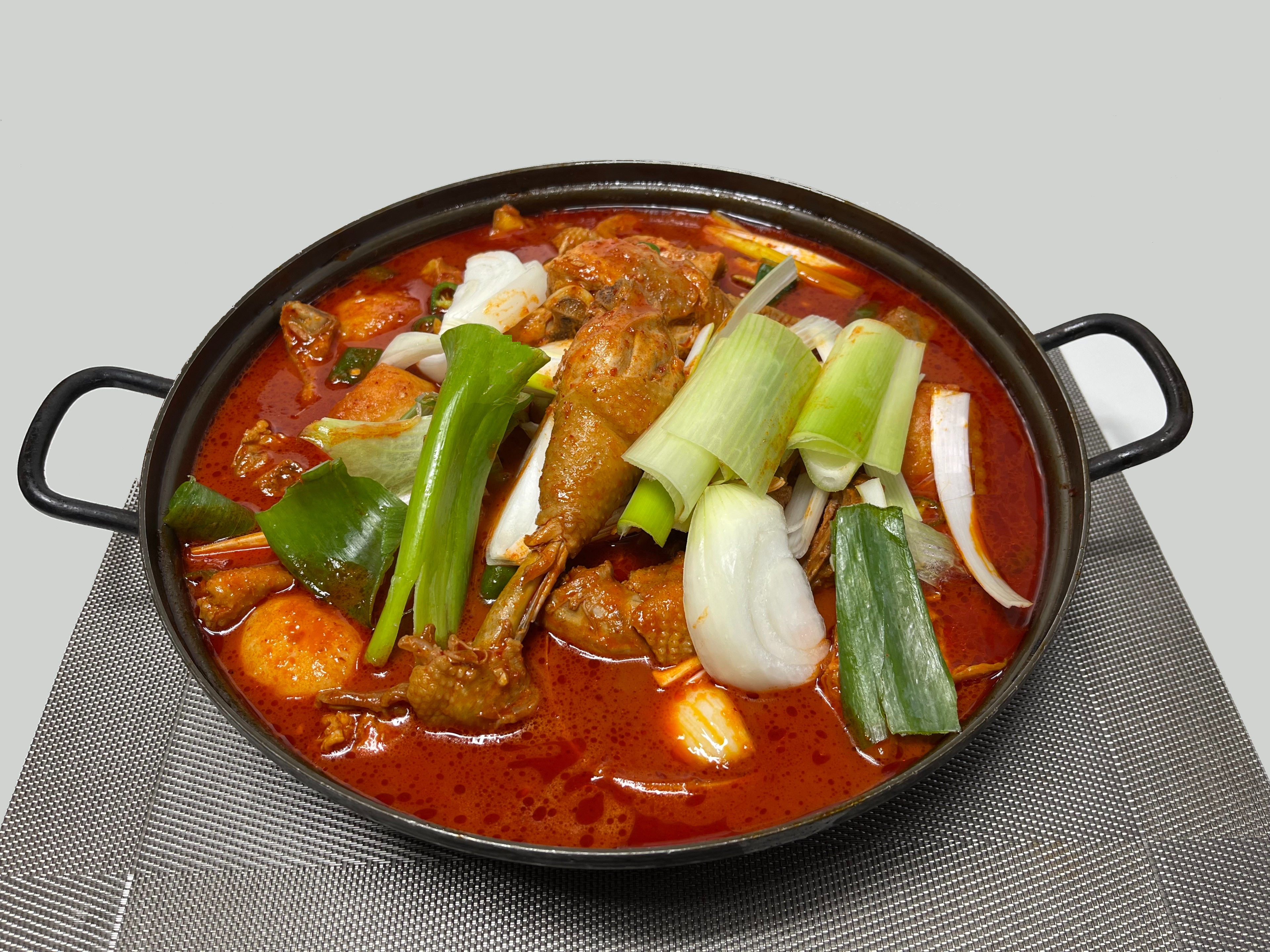 Samboktojongdakdoritang (삼복토종닭도리탕) 2