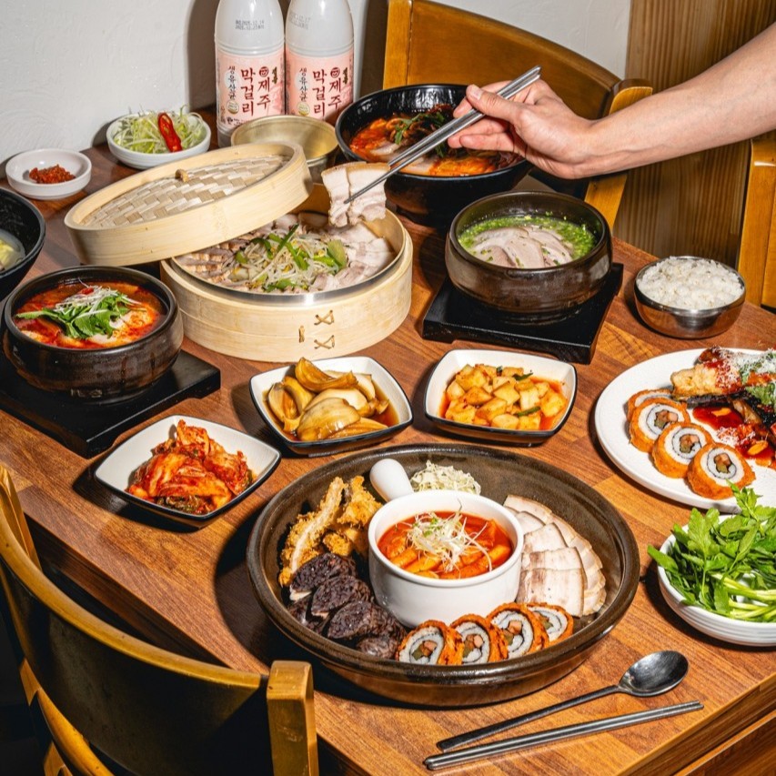 Hanrimdwaejigukbap (한림돼지국밥) 2