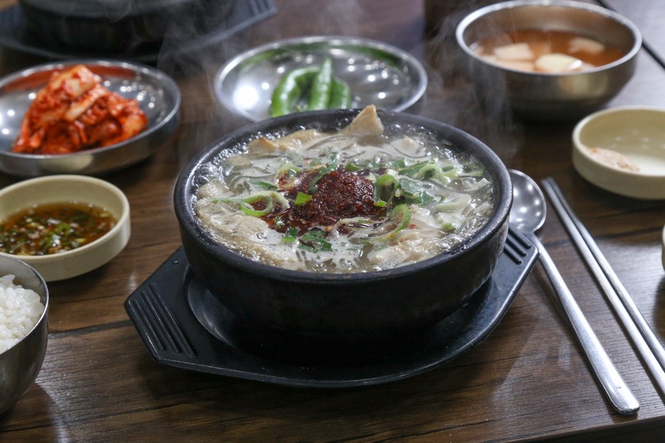 Daechunhaejanggukbonjeom (대춘해장국본점) 2