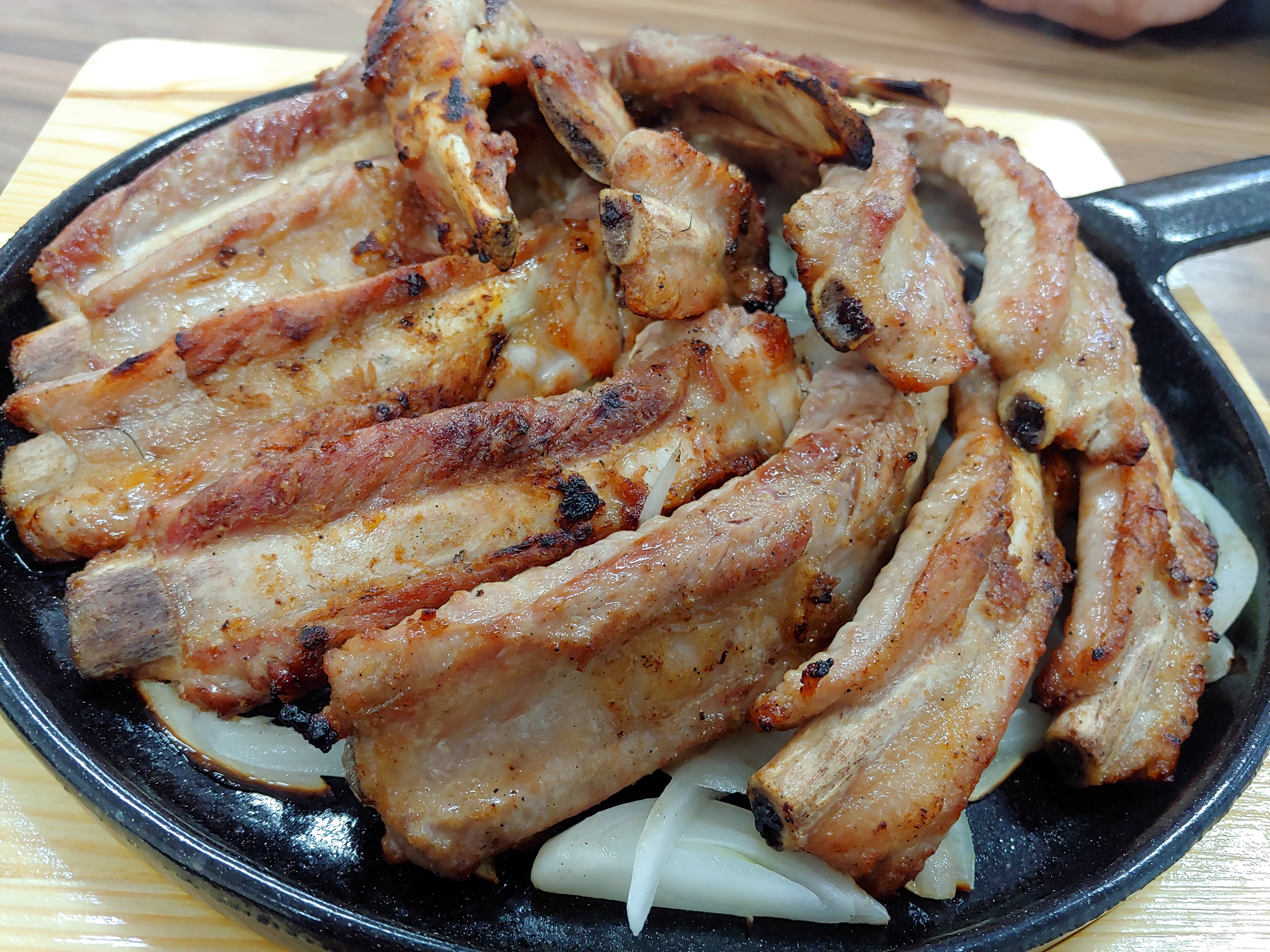Kkeomeokdwaeji (꺼먹돼지) 2