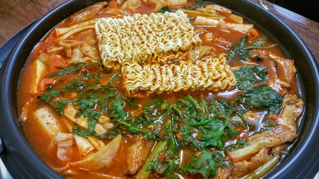 Samchongsadakgalbi (삼총사닭갈비) 3