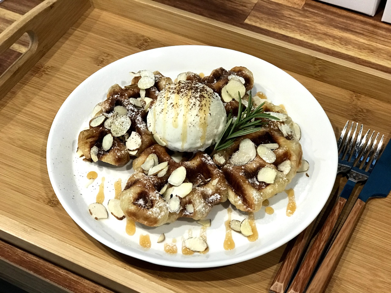 Golmokkeopi (골목커피) 1