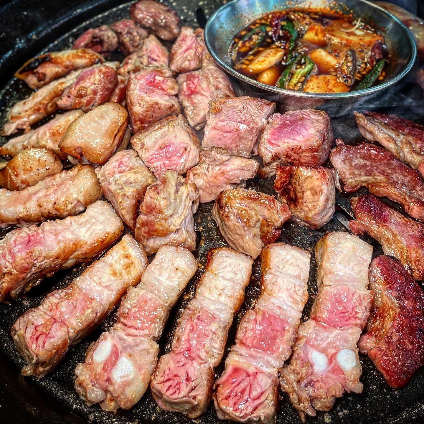 Saramsaneungogitjipgimildo (사람사는고깃집김일도) 2