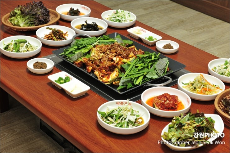Yakchonorisutbulyangnyeomgui (약촌오리숯불양념구이) 1
