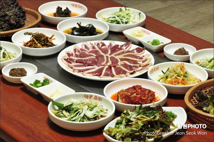 Yakchonorisutbulyangnyeomgui (약촌오리숯불양념구이) 2
