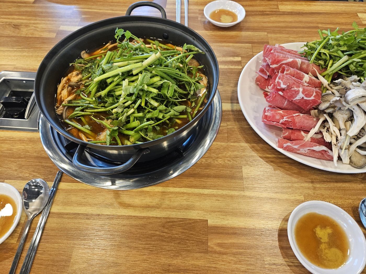 Dameunsyabeukalguksu (담은샤브칼국수) 3