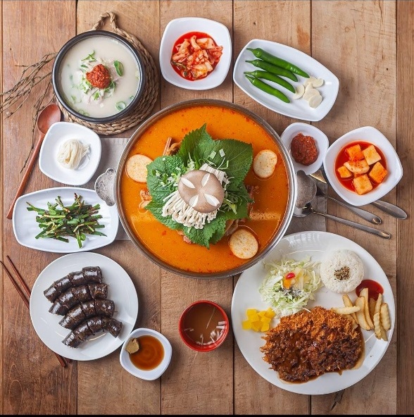 Gamakkotdwaejigukbap (가마꽃돼지국밥) 3