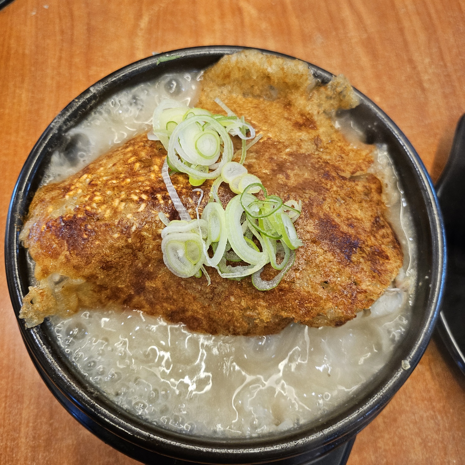 Iucheolhanbangnurungjisamgyetang (이우철한방누룽지삼계탕) 1