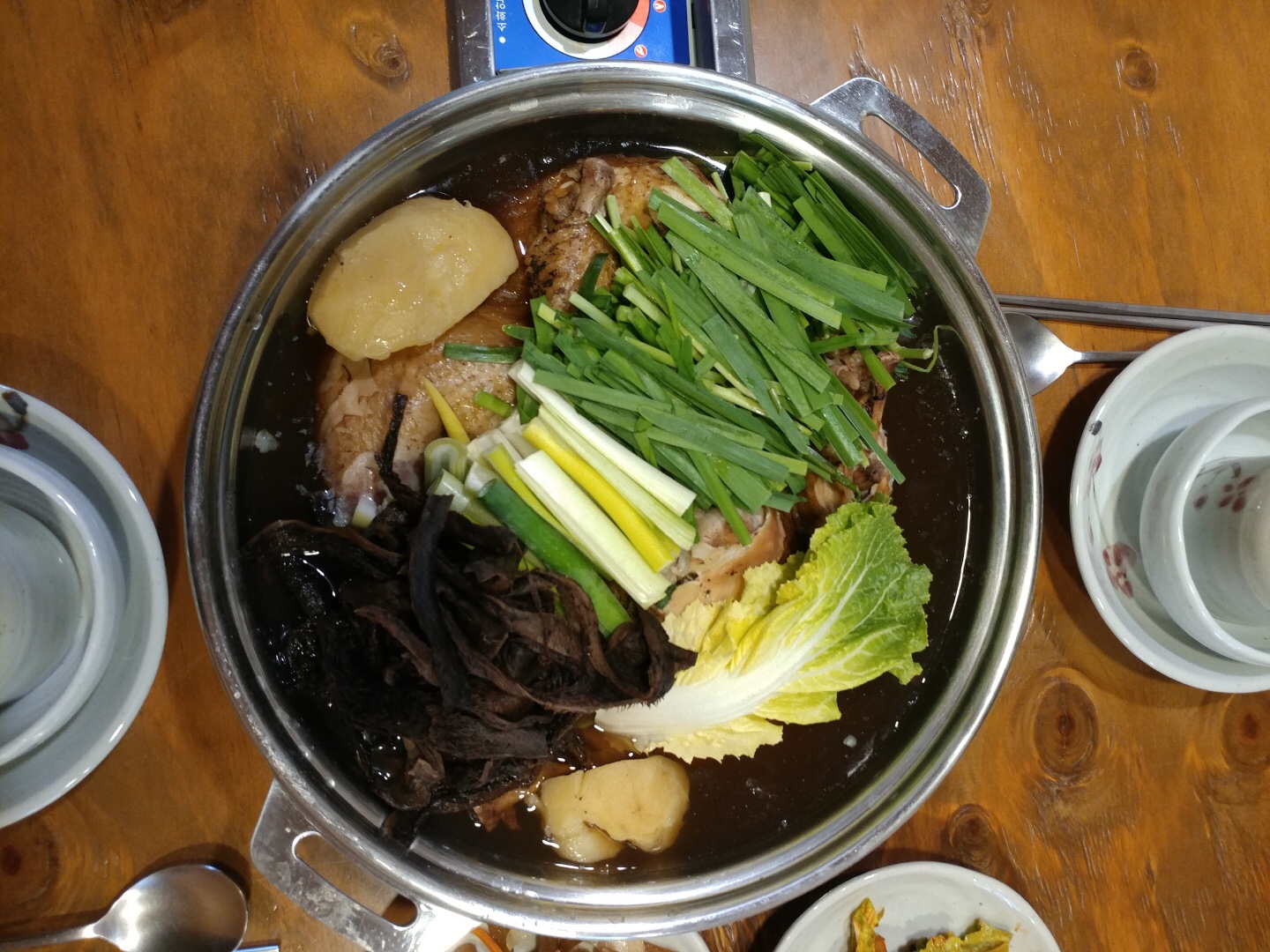 Dowonneungibaeksuk (도원능이백숙) 1