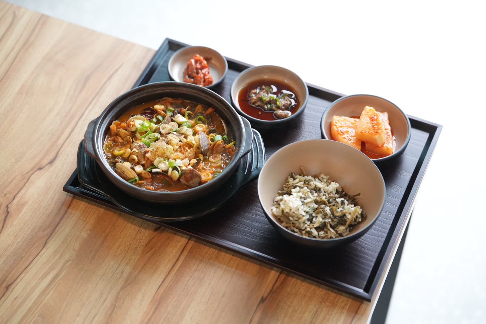 Taean bajirak haejangguk (태안 바지락 해장국) 2