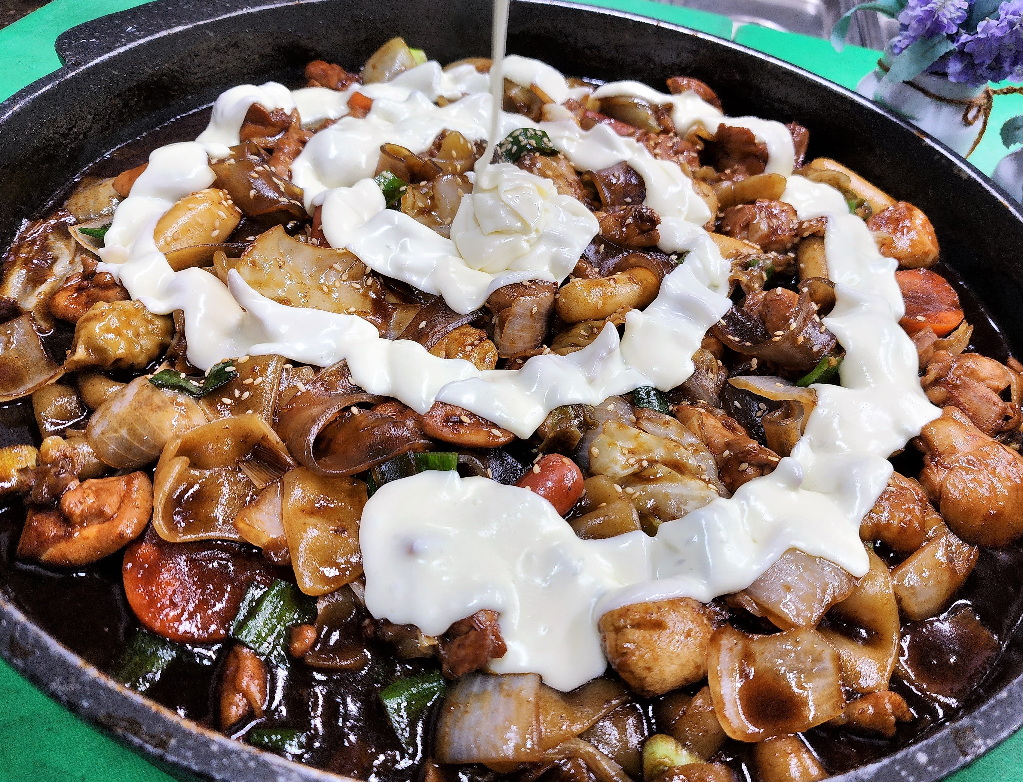 Gogiodakgalbi (고기오닭갈비) 2