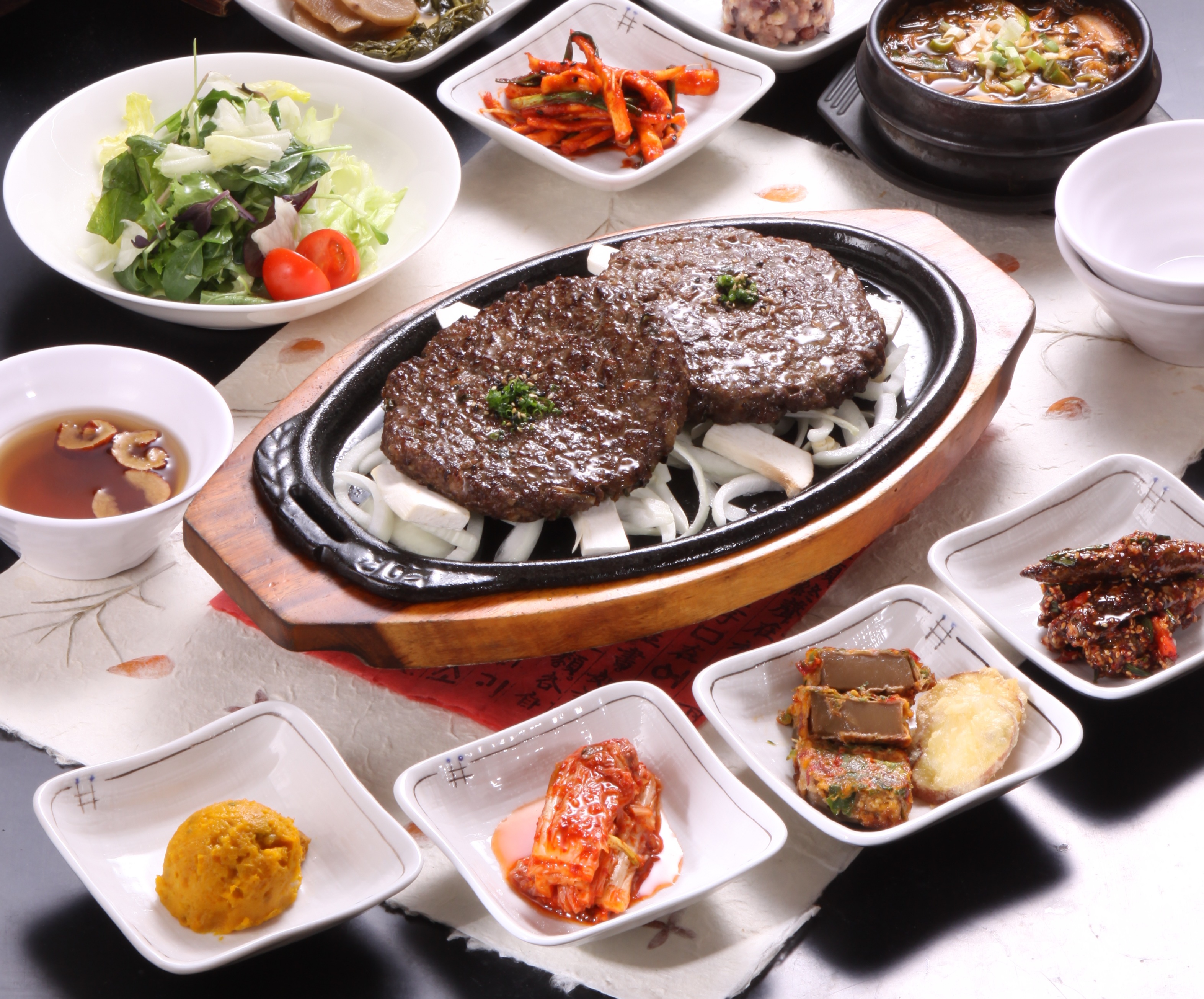 Cheongpunghwanggeumtteokgalbi (청풍황금떡갈비) 1