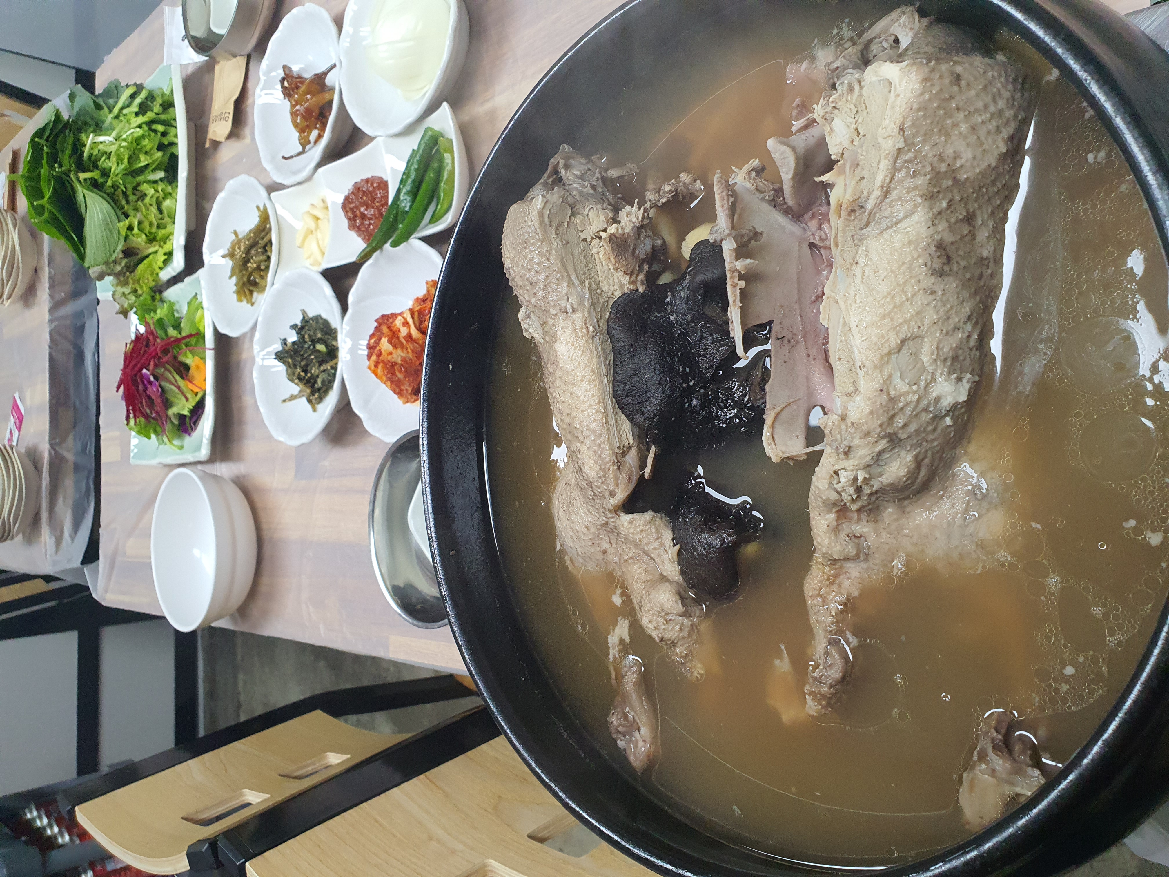 Neungibaeksukmyeongga (능이백숙명가) 2