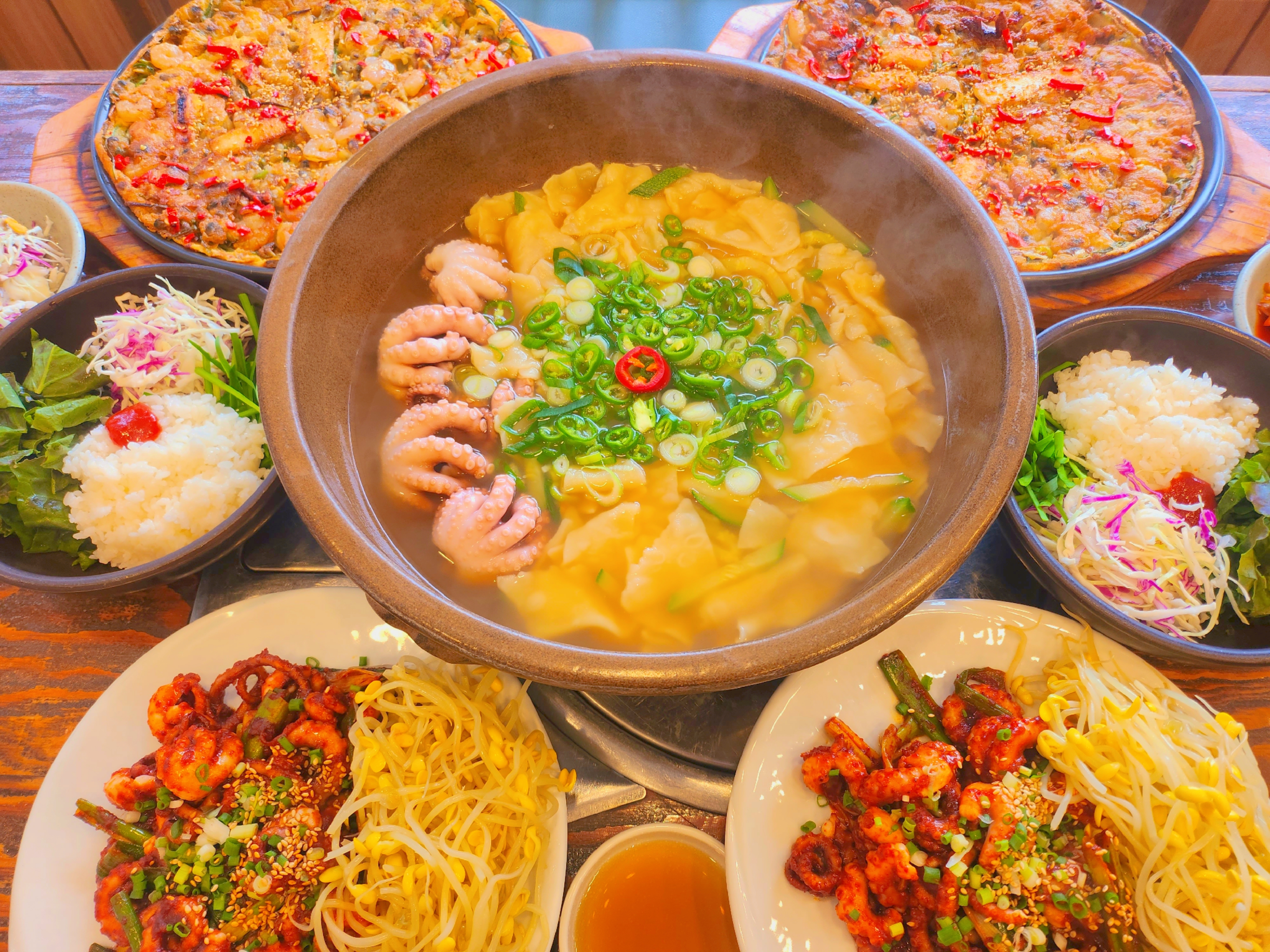 Sinwolnakjihanmarisujebi (신월낙지한마리수제비) 2