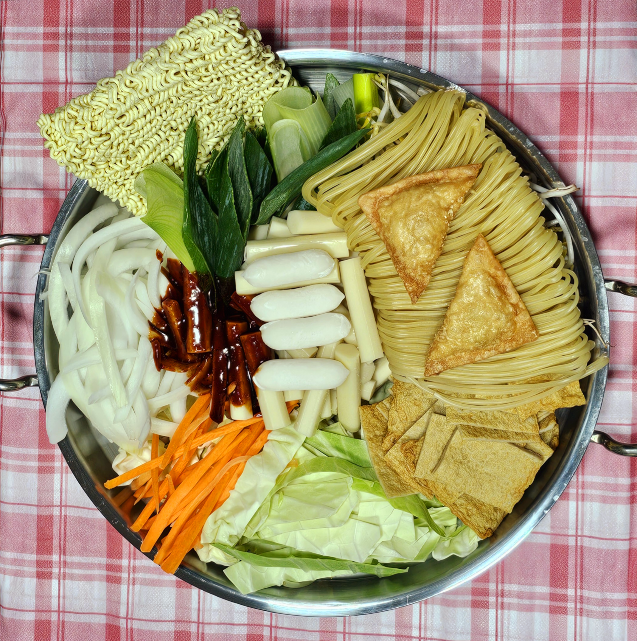 Rattejeukseoktteokboki (라떼즉석떡볶이) 1