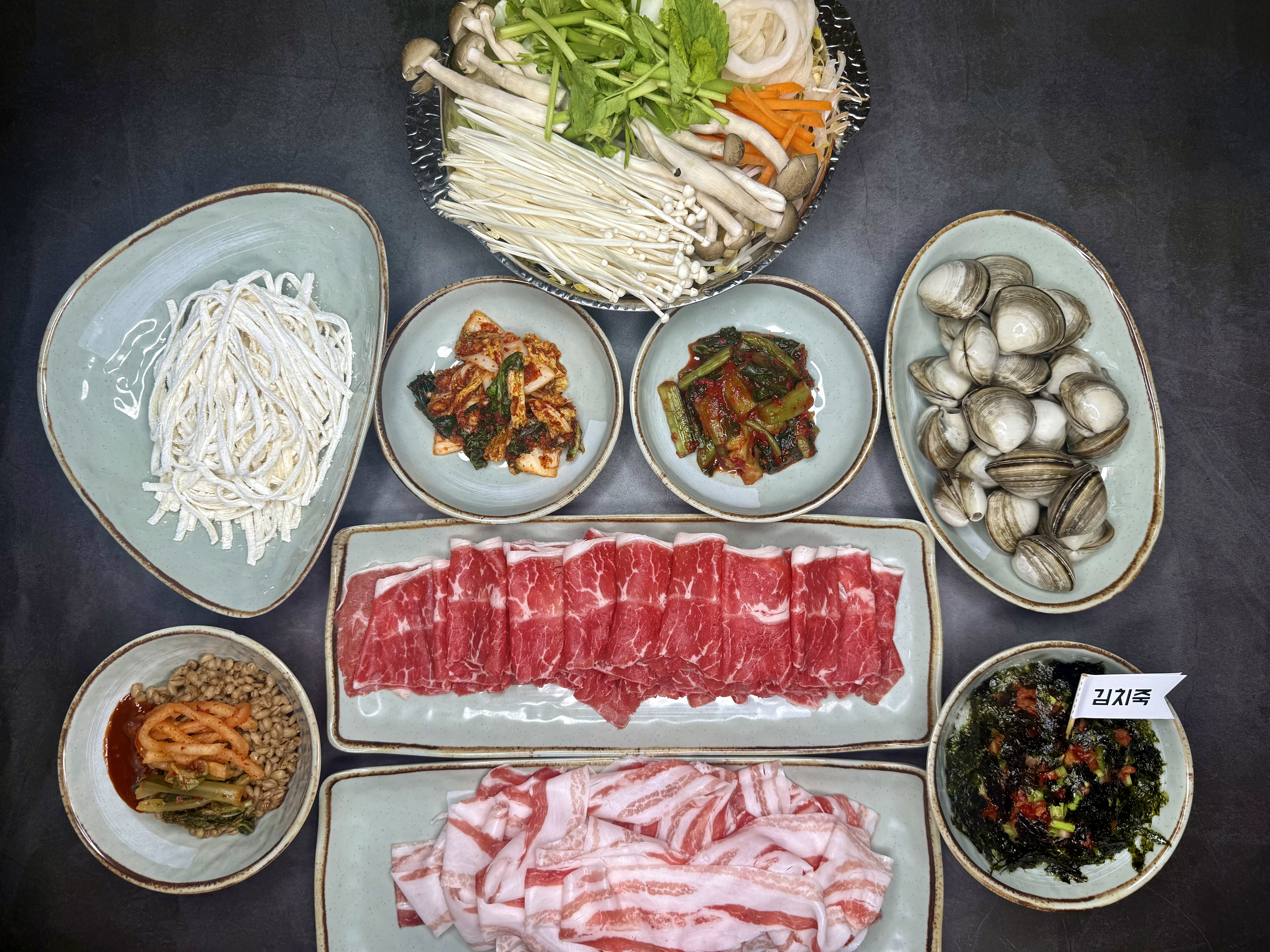 Cheongnikalguksu oe 1 (청리칼국수 외 1) 2
