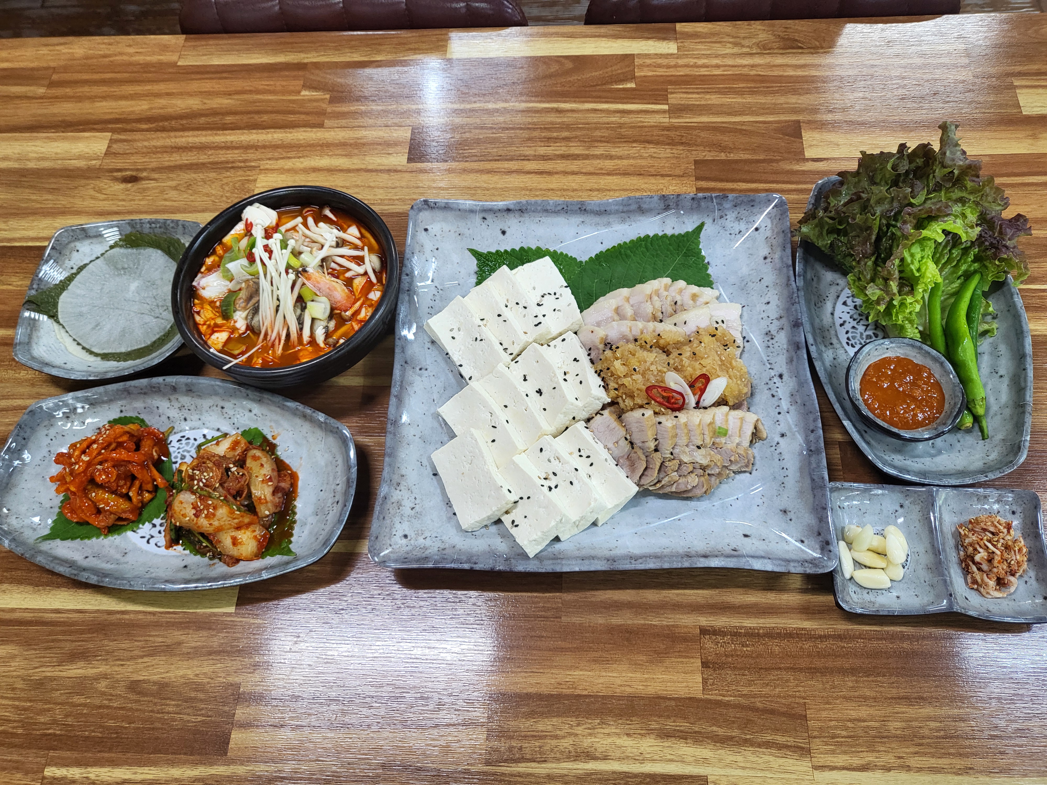 Halmeoniuisondubu (할머니의손두부) 1