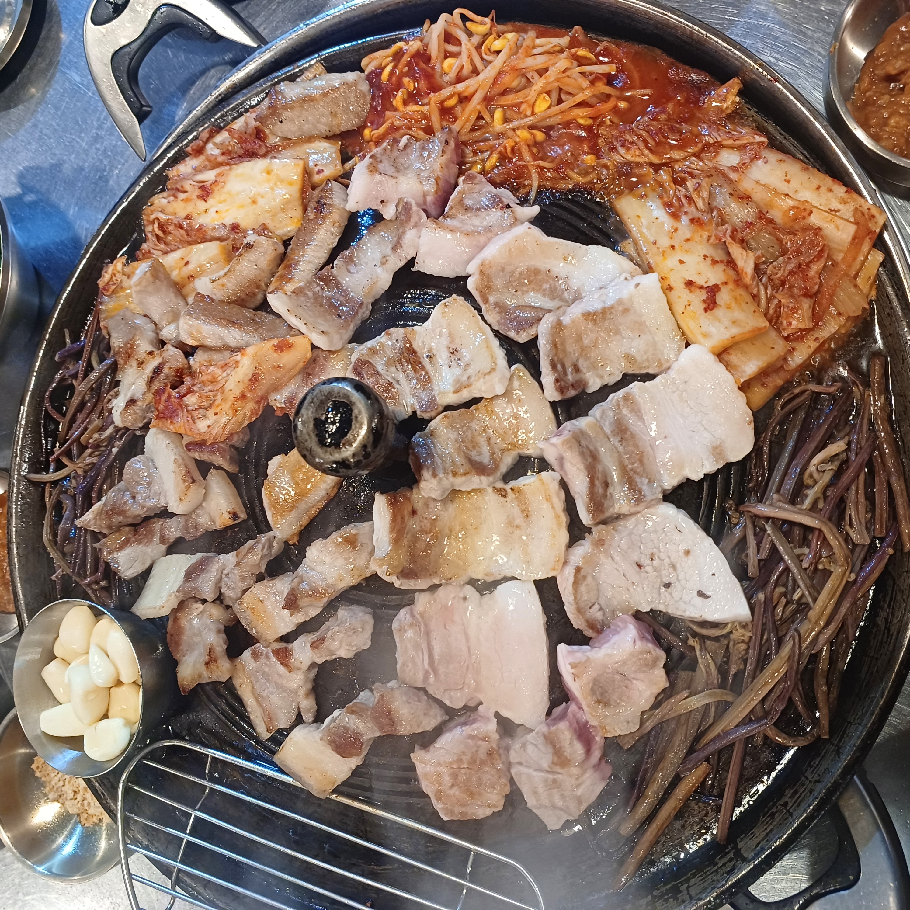 원조솥뚜껑삼겹 대표 사진