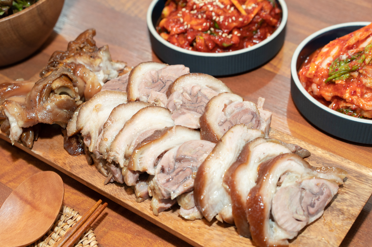 Jejuwangjokbo (제주왕족보) 1