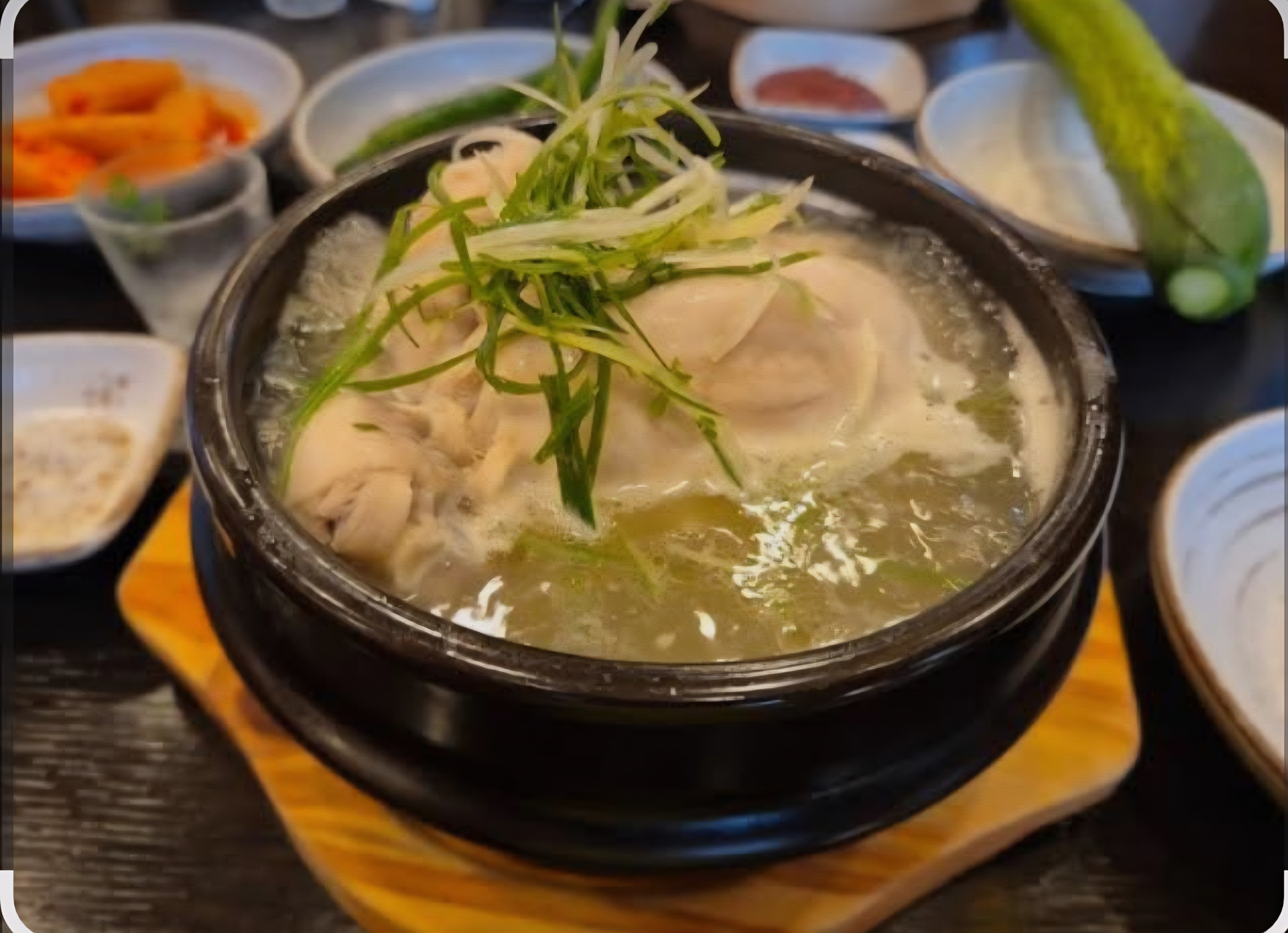 Gyeongbokgungsamgyetang (경복궁삼계탕) 3